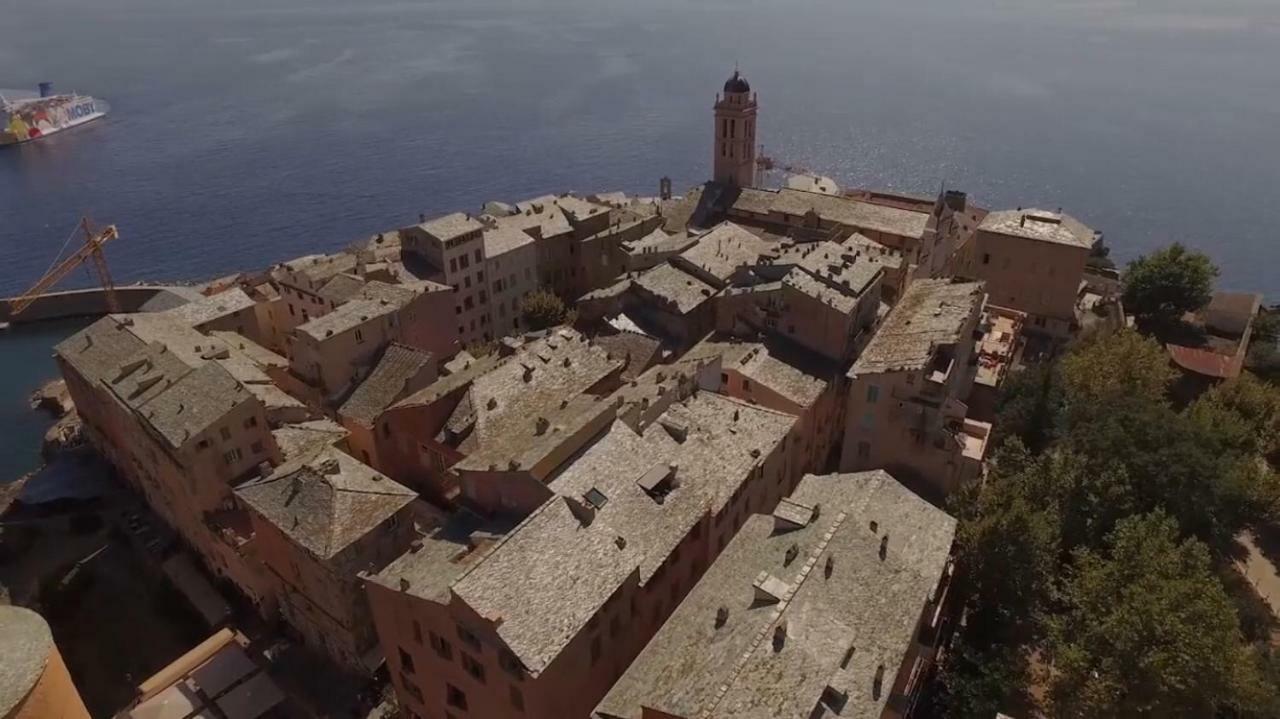 バスティアLa Casa Di L'Acqua Au Pied De La Citadelleアパートメント エクステリア 写真